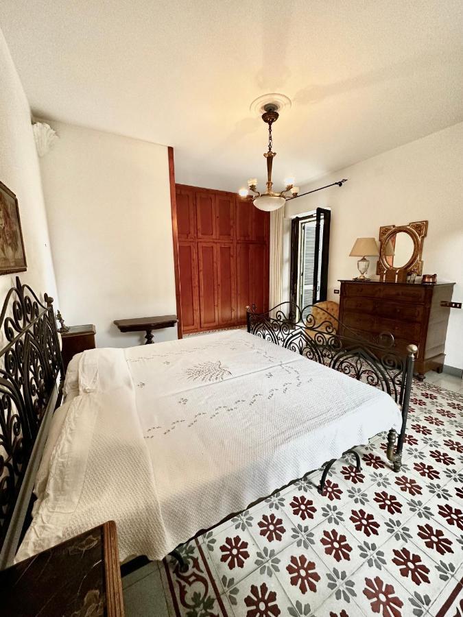 Elegante Appartamento Nel Cuore Del Barocco Lecce Bagian luar foto