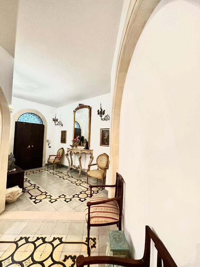 Elegante Appartamento Nel Cuore Del Barocco Lecce Bagian luar foto