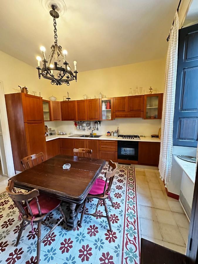 Elegante Appartamento Nel Cuore Del Barocco Lecce Bagian luar foto