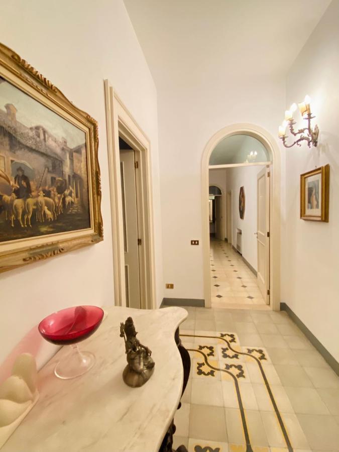Elegante Appartamento Nel Cuore Del Barocco Lecce Bagian luar foto