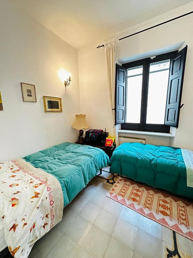 Elegante Appartamento Nel Cuore Del Barocco Lecce Bagian luar foto