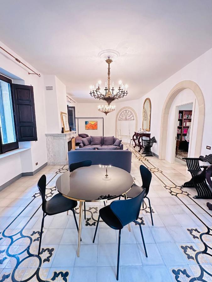 Elegante Appartamento Nel Cuore Del Barocco Lecce Bagian luar foto